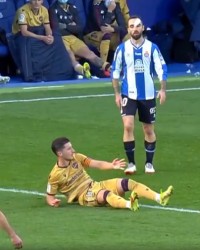  德甲揭幕战上演进球大战创纪录  