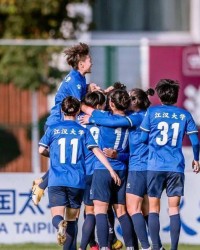  曼城女足夺得联赛冠军创历史  