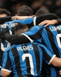  尤文图斯新援首秀破门助球队登顶积分榜  