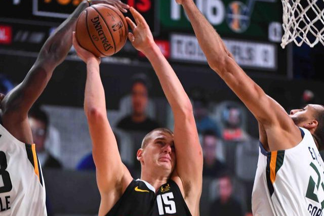  米切尔单节21分火力全开，骑士客场大胜魔术